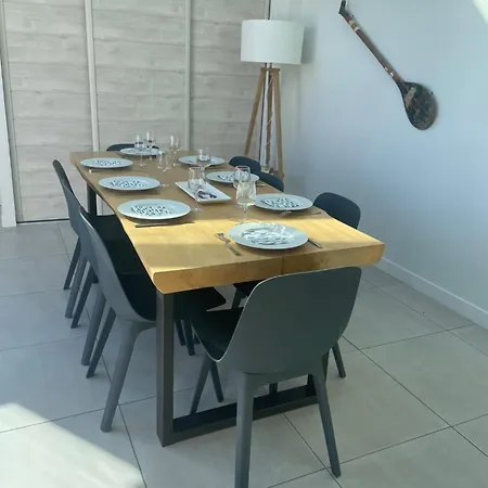 Hébergement de vacances L'herbo' Magnifique Maison à 2 Pas Du Porte De Pêche De *